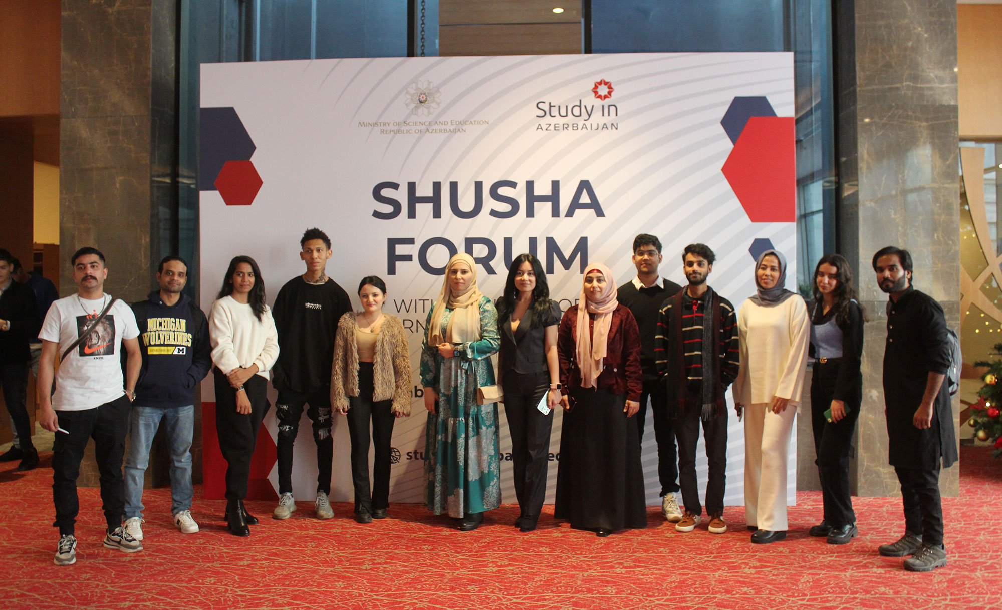 “Şuşa İli” çərçivəsində əcnəbi tələbələrin iştirakı ilə forum keçirilib