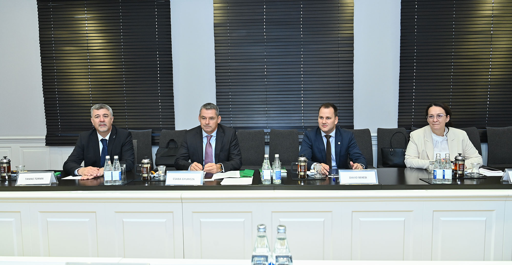 Nazir Macarıstanın Kənd Təsərrüfatı və Təbiət Elmləri Universitetinin rektoru və ölkəmizdəki fövqəladə və səlahiyyətli səfiri ilə görüşüb