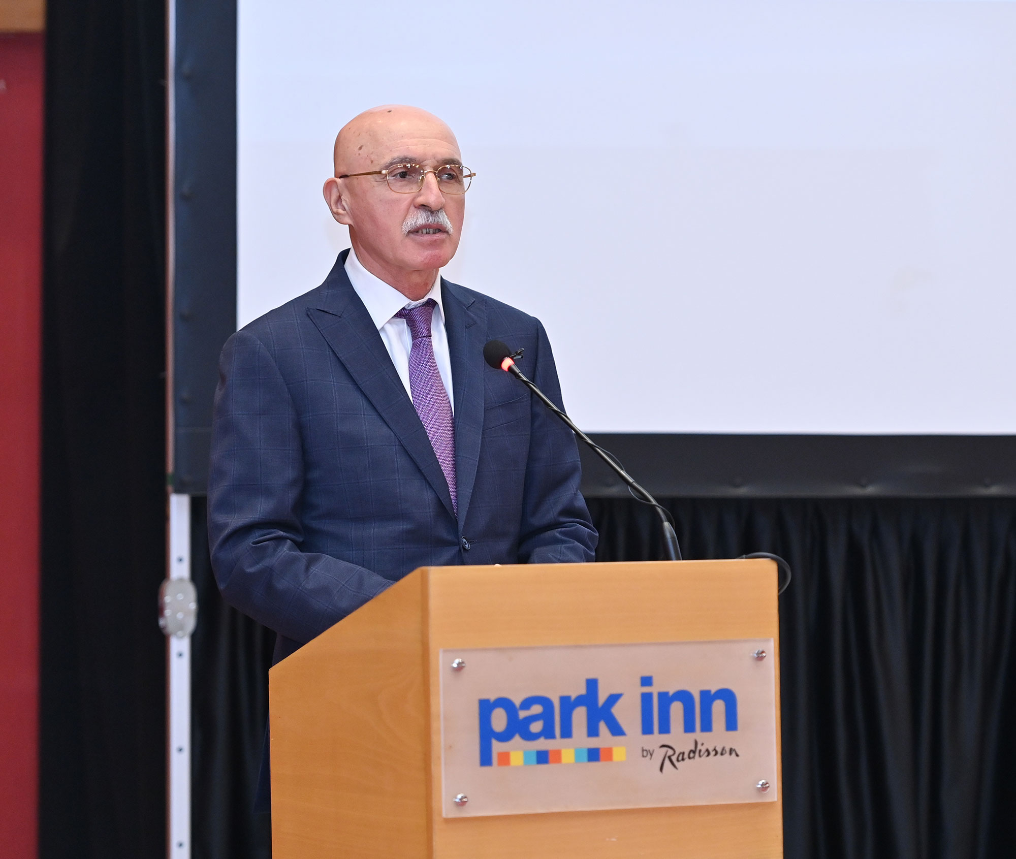 Dövlət satınalmalarının təşkili: rəqabətlilik və səmərəliliyin təmin edilməsi” mövzusunda seminar-təlim