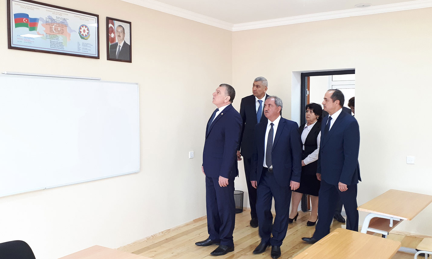 Saatlıda məktəb açılışı