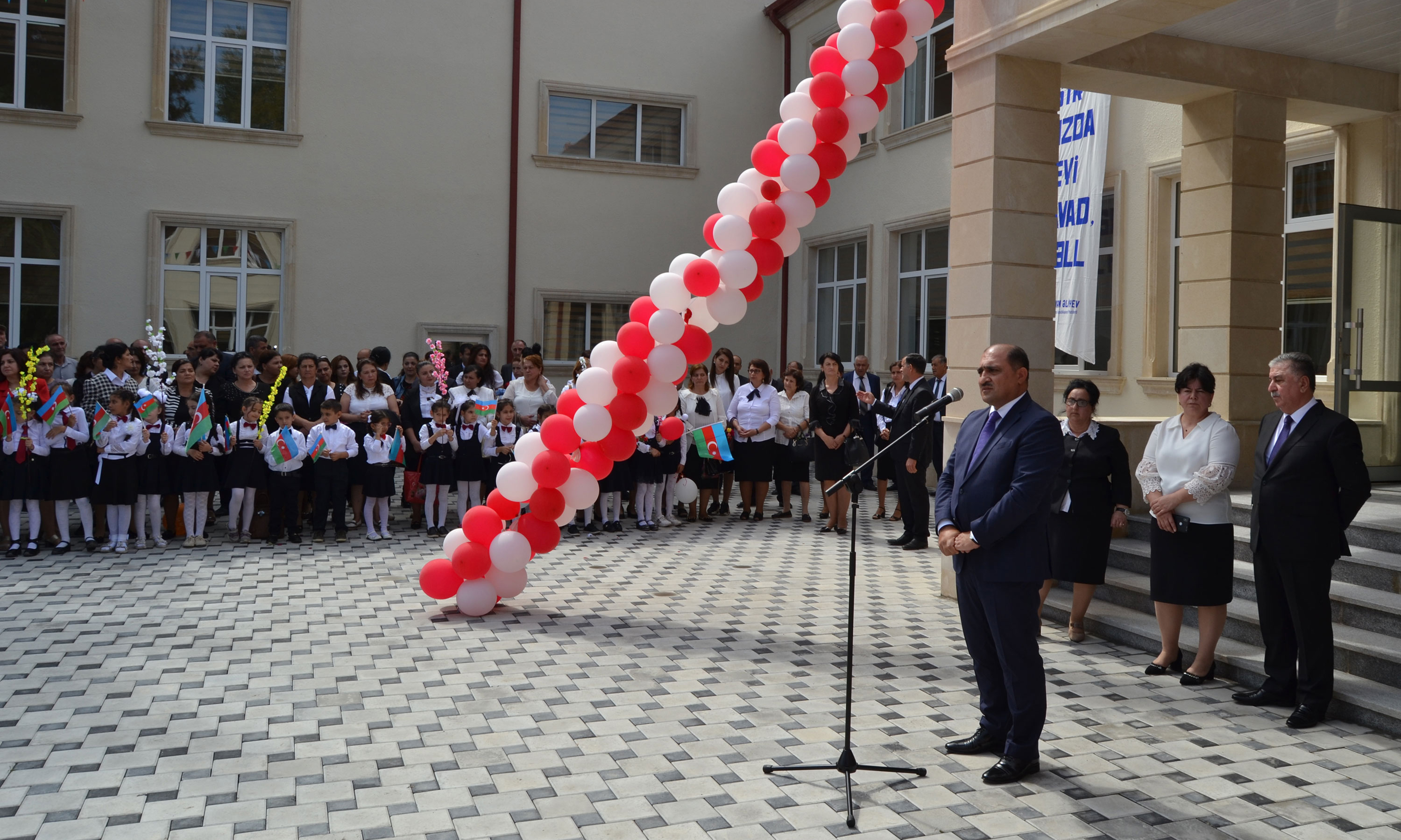 Ağdaşda məktəb açılışı