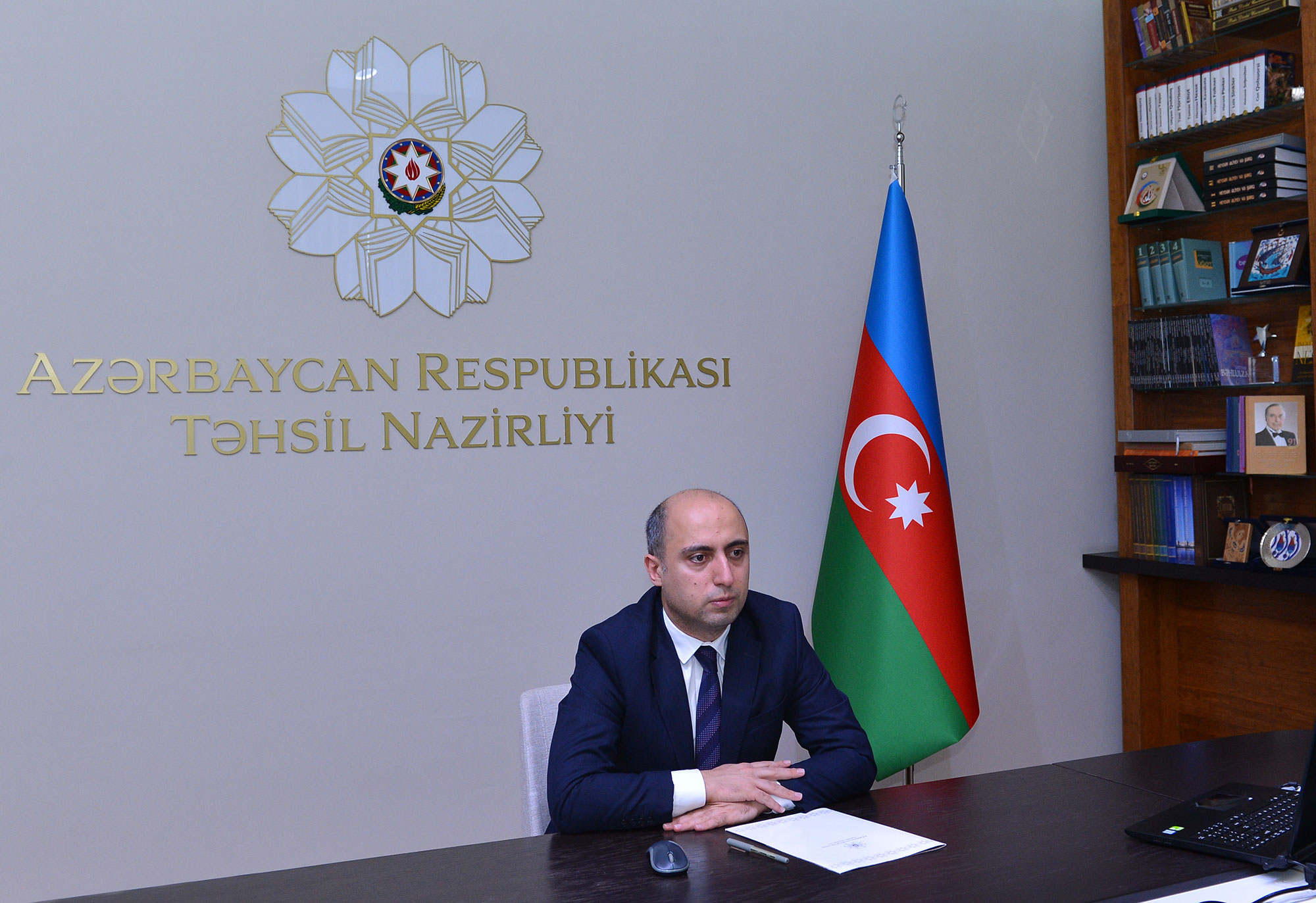 Müəllim, şagird və valideynlərlə videokonfrans