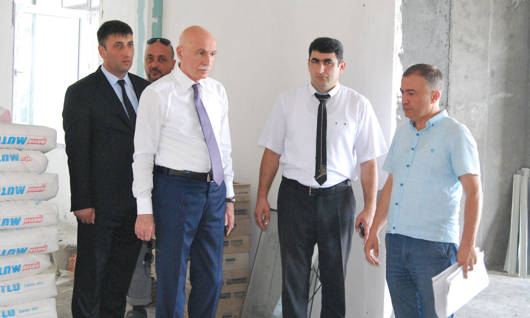 Nazir müavini Qaxda məktəb tikintisi ilə tanış olub