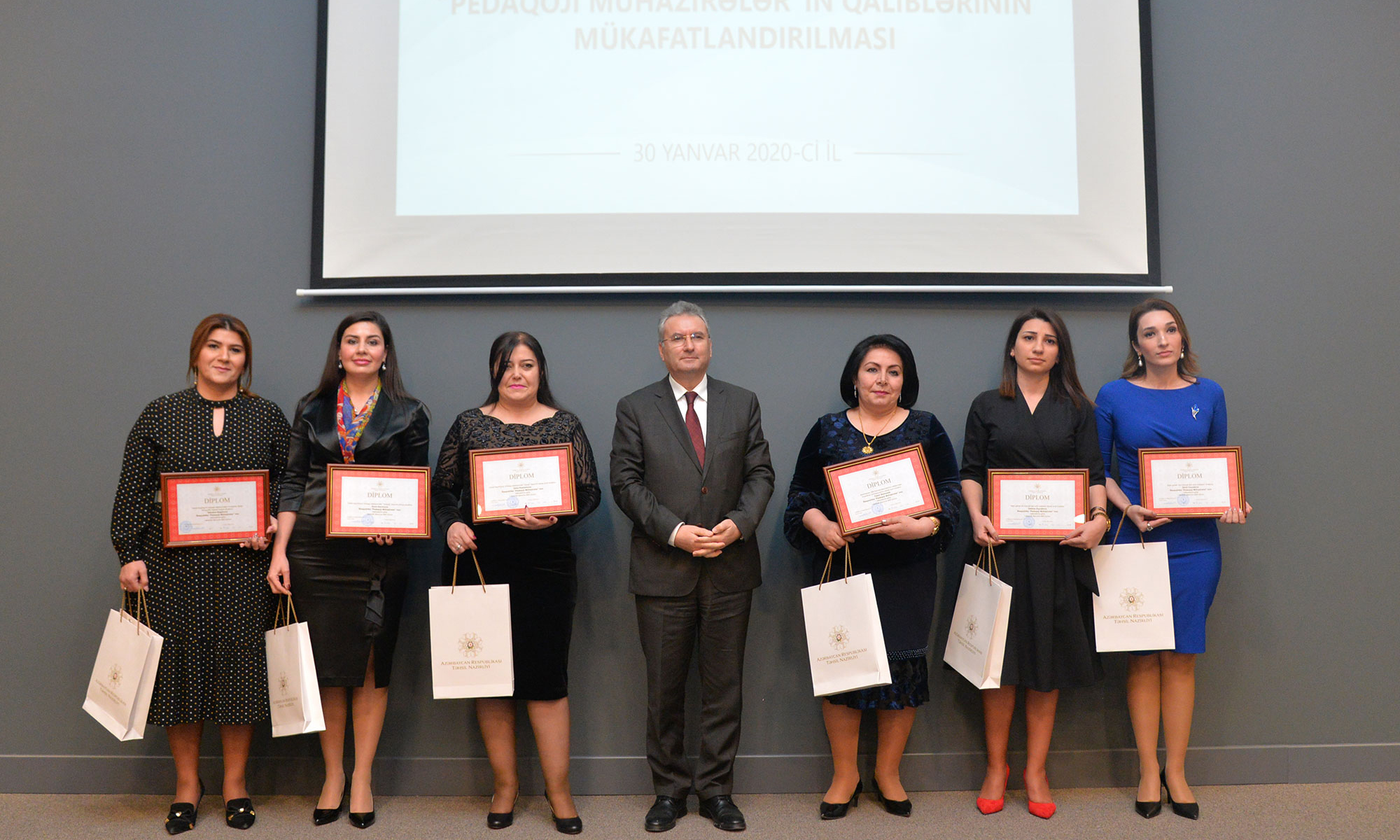 Pedaqoji mühazirə qalibləri mükafatlandırılıb