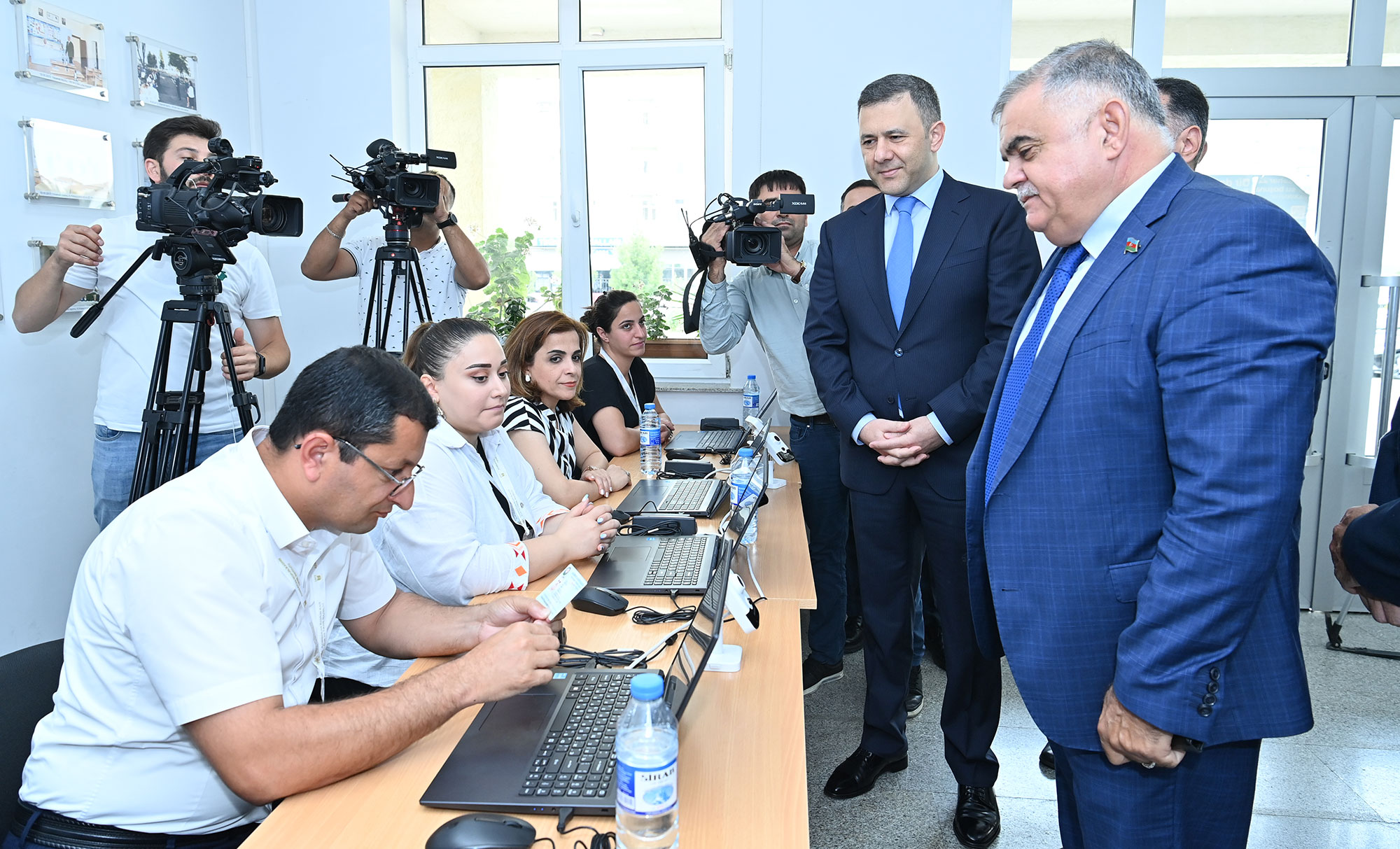 İctimaiyyət nümayəndələri sertifikatlaşdırma imtahanlarını izləyib