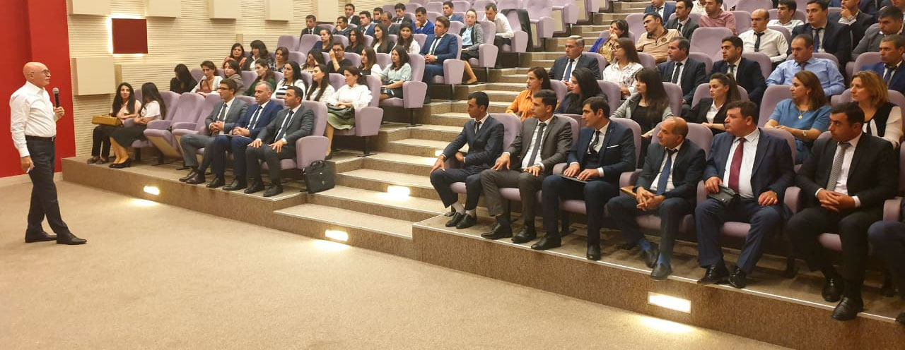 Nazir müavini Şamaxıda vətəndaşları qəbul edib