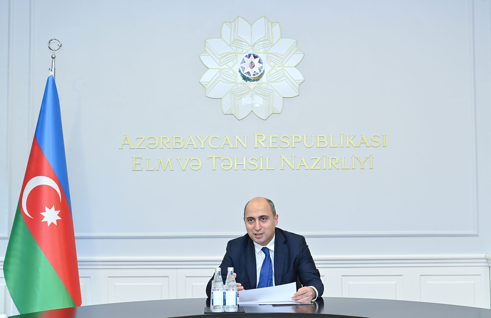 Emin Əmrullayev əmək fəaliyyətinə başlayan “Maarifçi”lərlə görüşüb