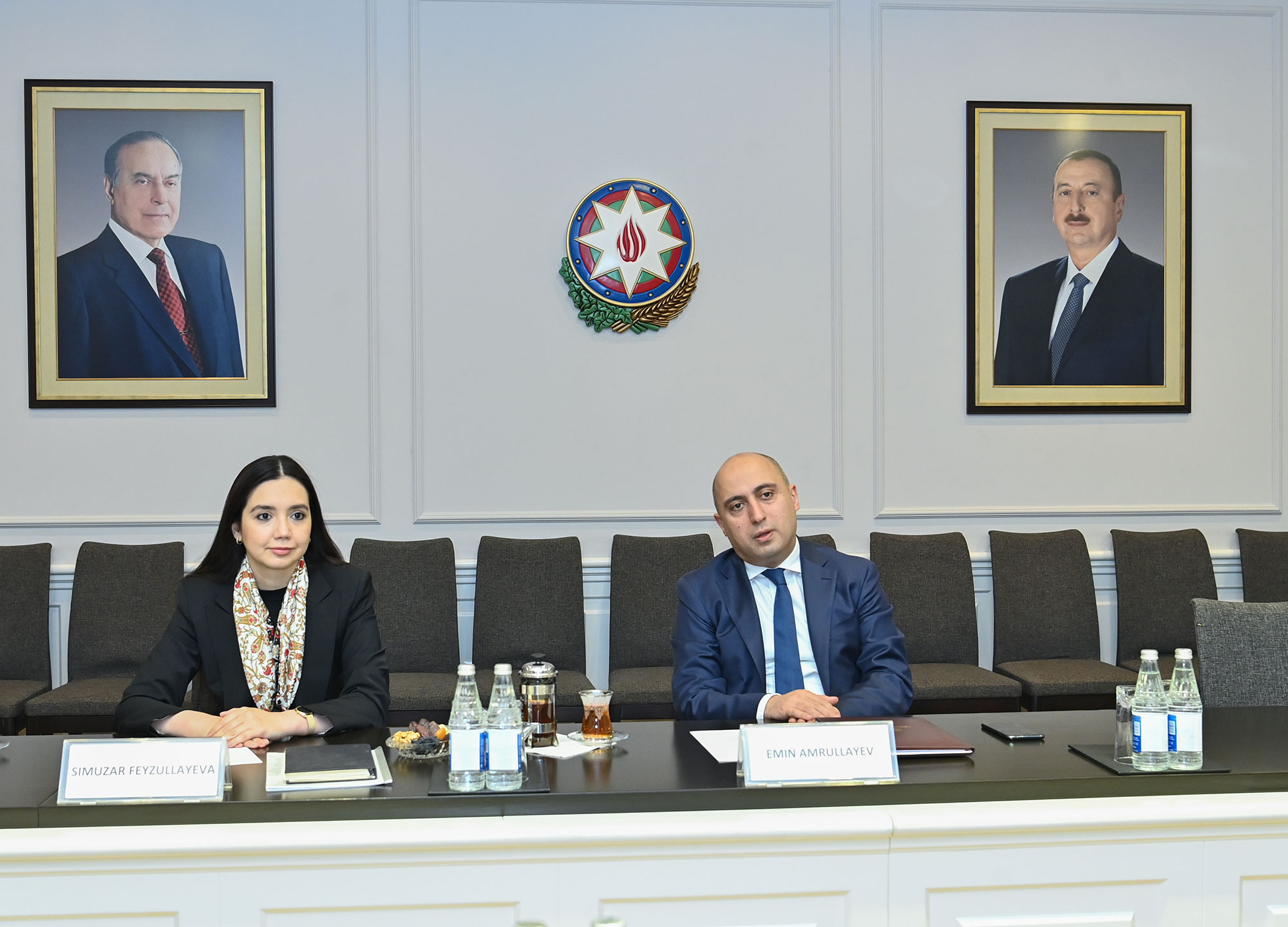 Emin Əmrullayev qırğız həmkarı ilə görüşüb