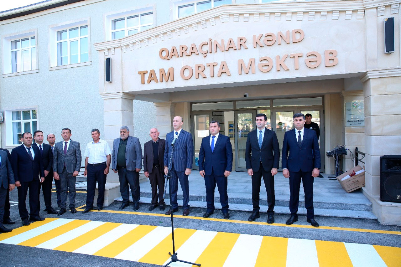 Bölgələrdə məktəb açılışları olub