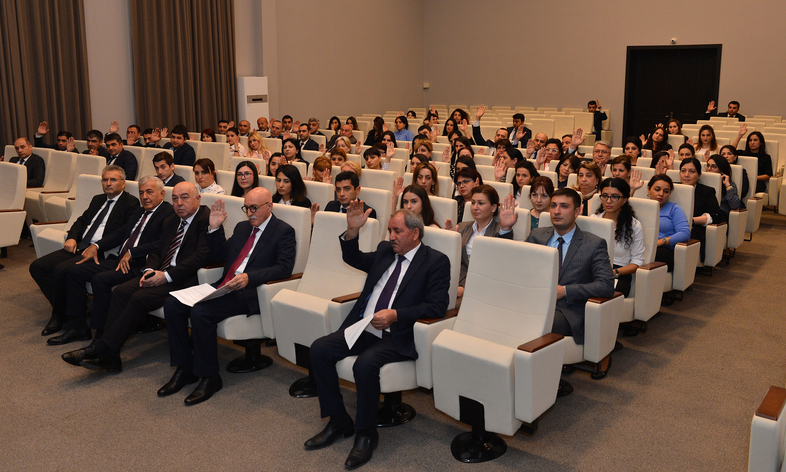 Təhsil Nazirliyi ərazi üzrə ilk partiya təşkilatının iclası