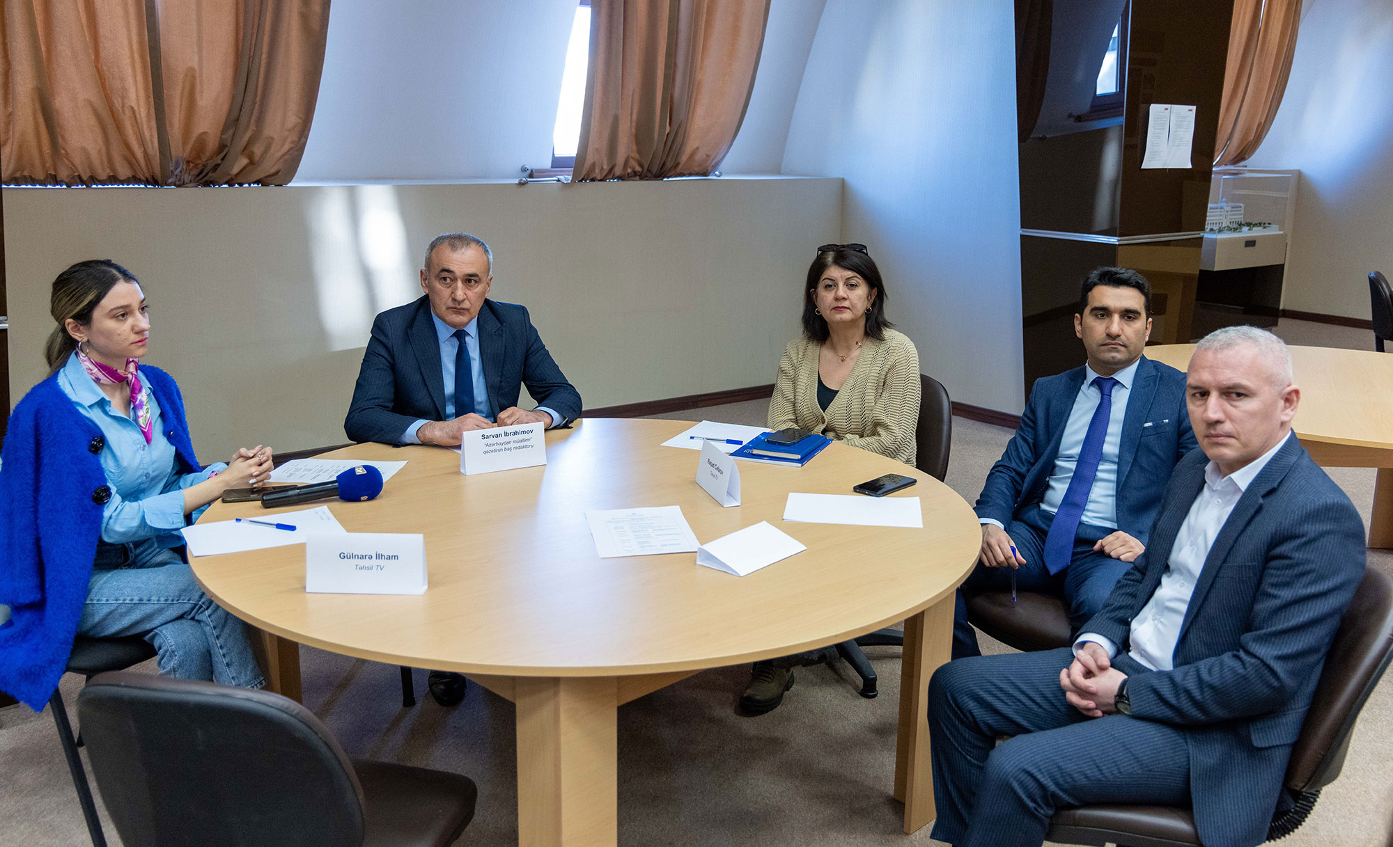 Regional təhsil idarələri ilə effektiv kommunikasiya müzakirə edilib