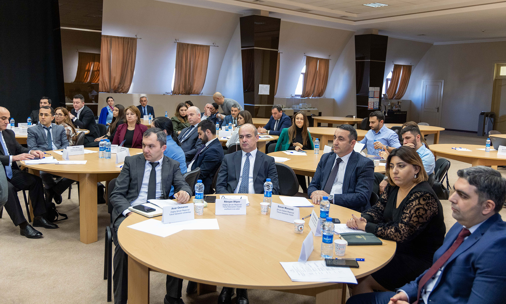 Regional təhsil idarələri ilə effektiv kommunikasiya müzakirə edilib
