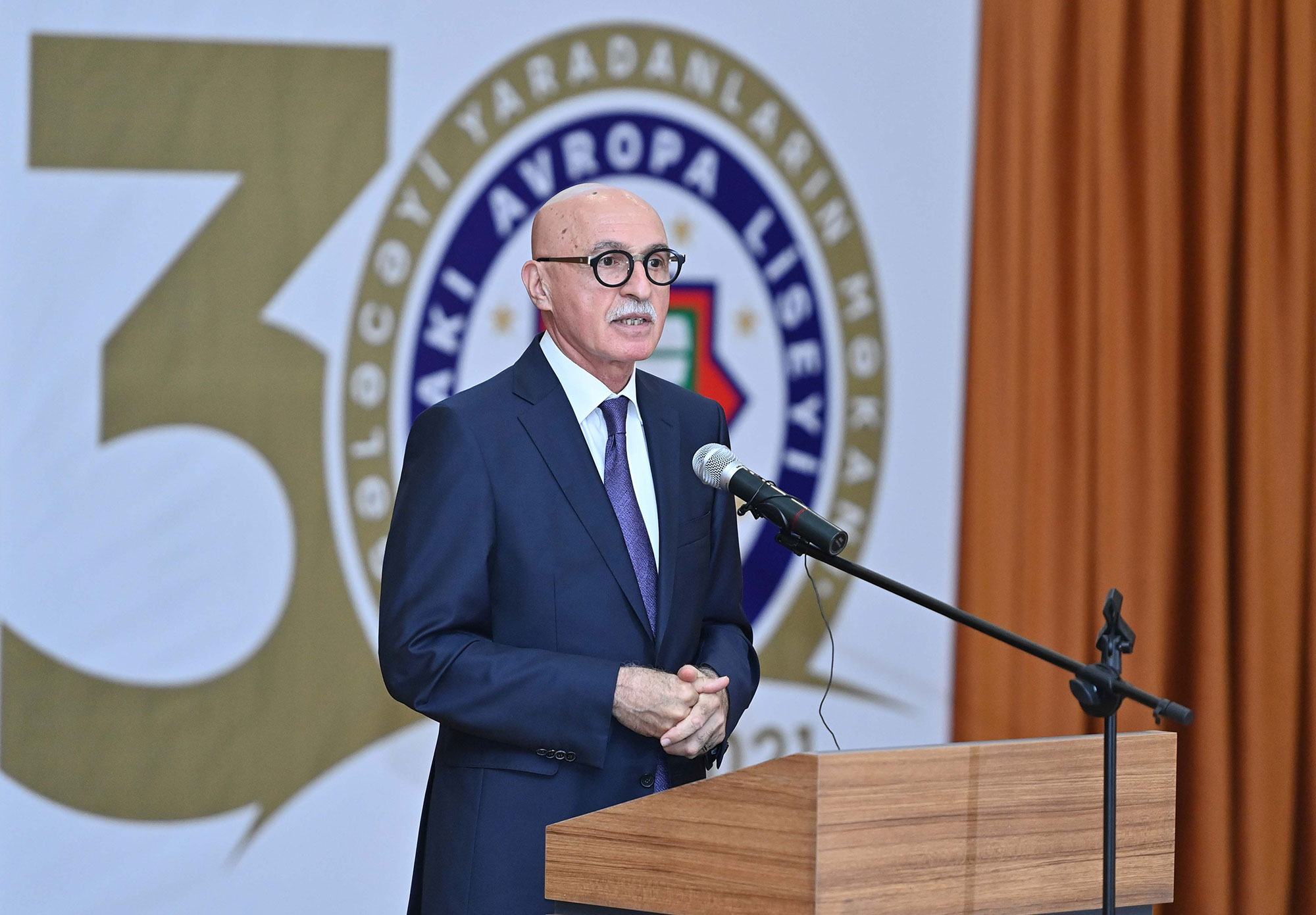 VII məktəblilərarası fənn müsabiqələrinin qaliblərinin mükafatlandırılması mərasimi