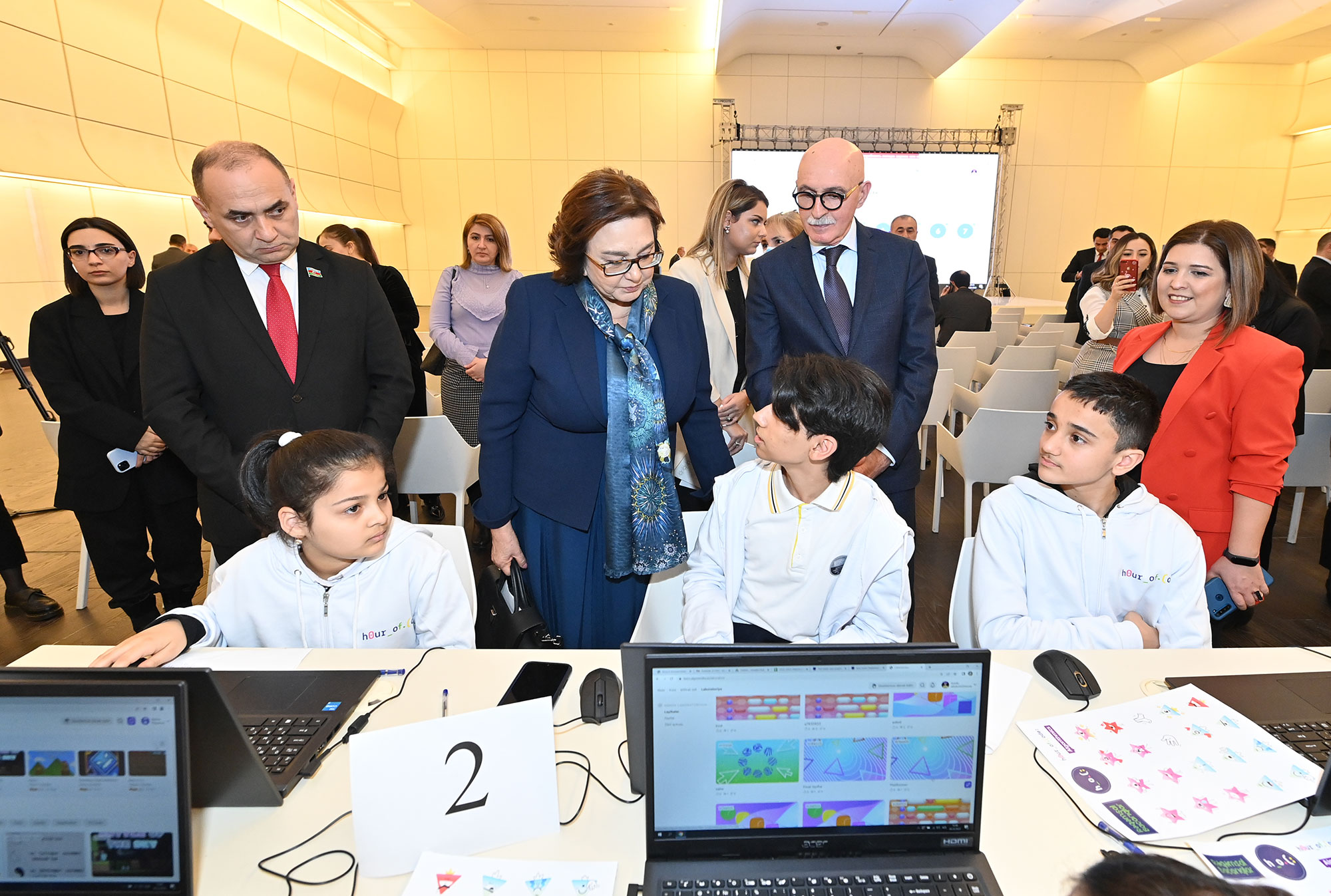 “Kod saatı: rəqəmsal gələcəyə addım 2022-ci il” müsabiqəsinin qalibləri mükafatlandırılıb