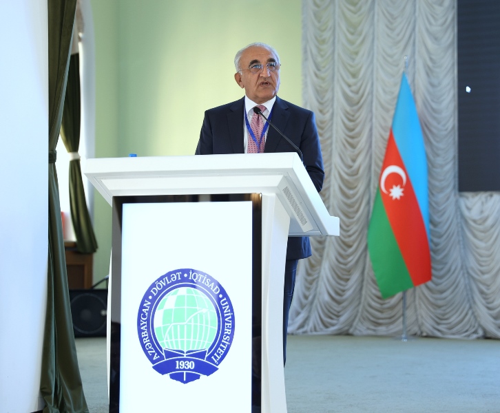 UNEC-də Yaşıl dünya və COP mövzusunda beynəlxalq elmi konfrans keçirilir
