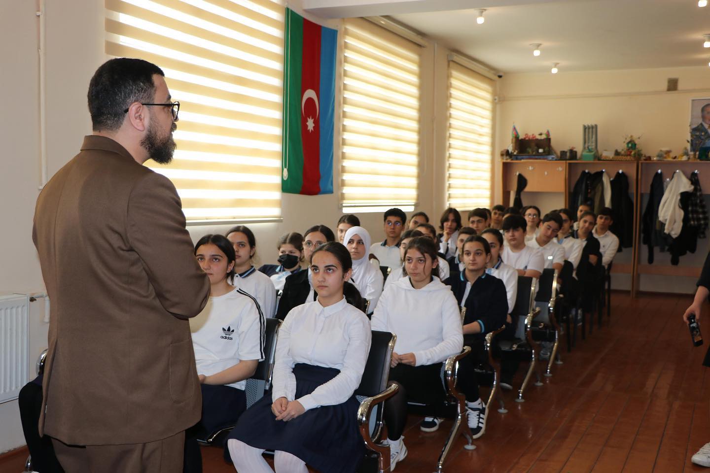 Şagirdlər üçün “Heyvanlara qayğı” mövzusunda maarifləndirici görüş təşkil olunub