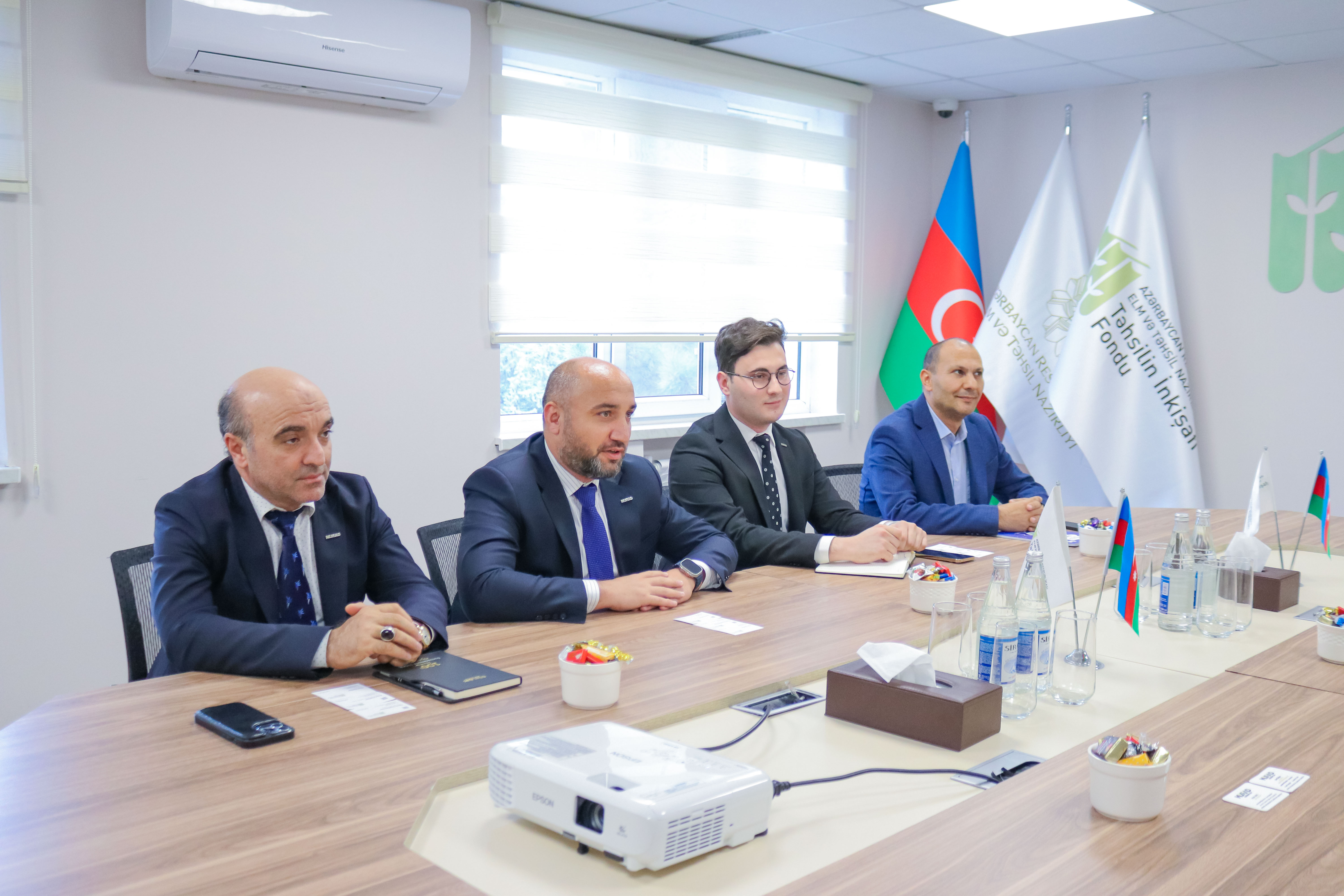MÜSİAD Azərbaycan nümayəndə heyəti Təhsilin İnkişafı Fondunda olub