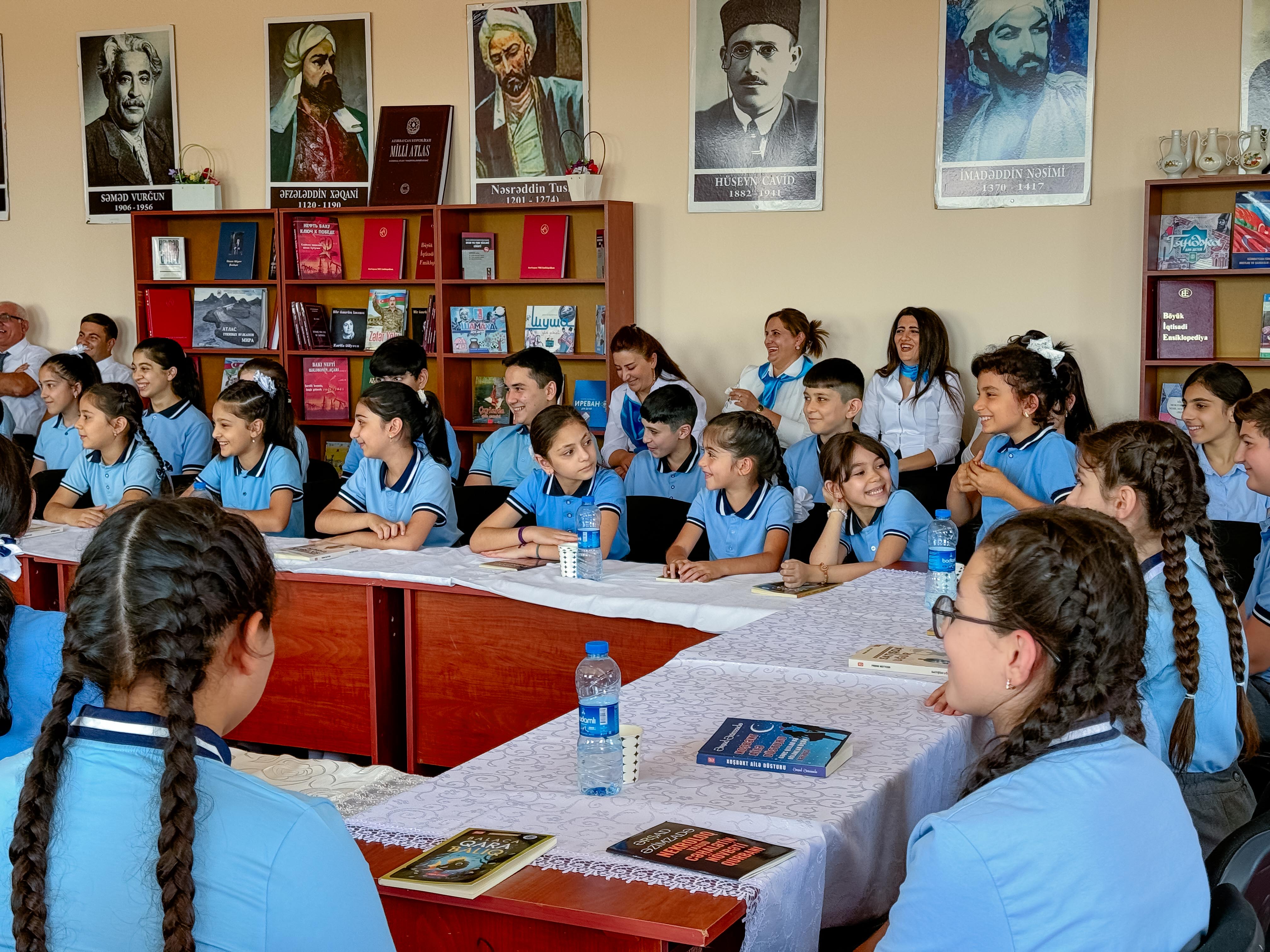 “Məktəblərə kitab ianəsi” layihəsi çərçivəsində növbəti görüş Beyləqan rayonunda keçirilib
