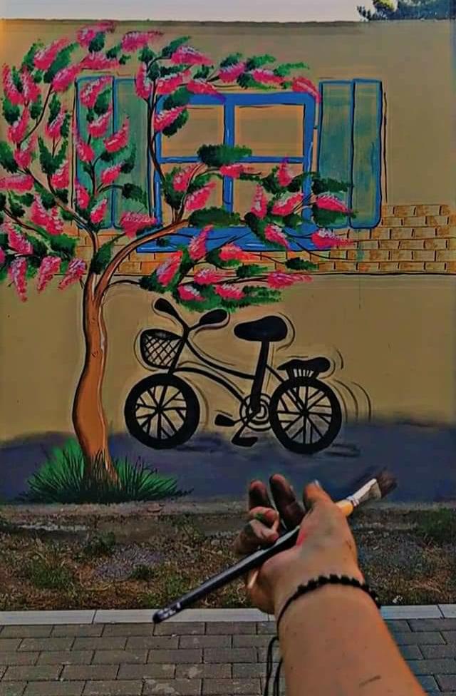 Məktəb divarlarını əl işləri ilə canlandıran müəllim - FOTOLAR