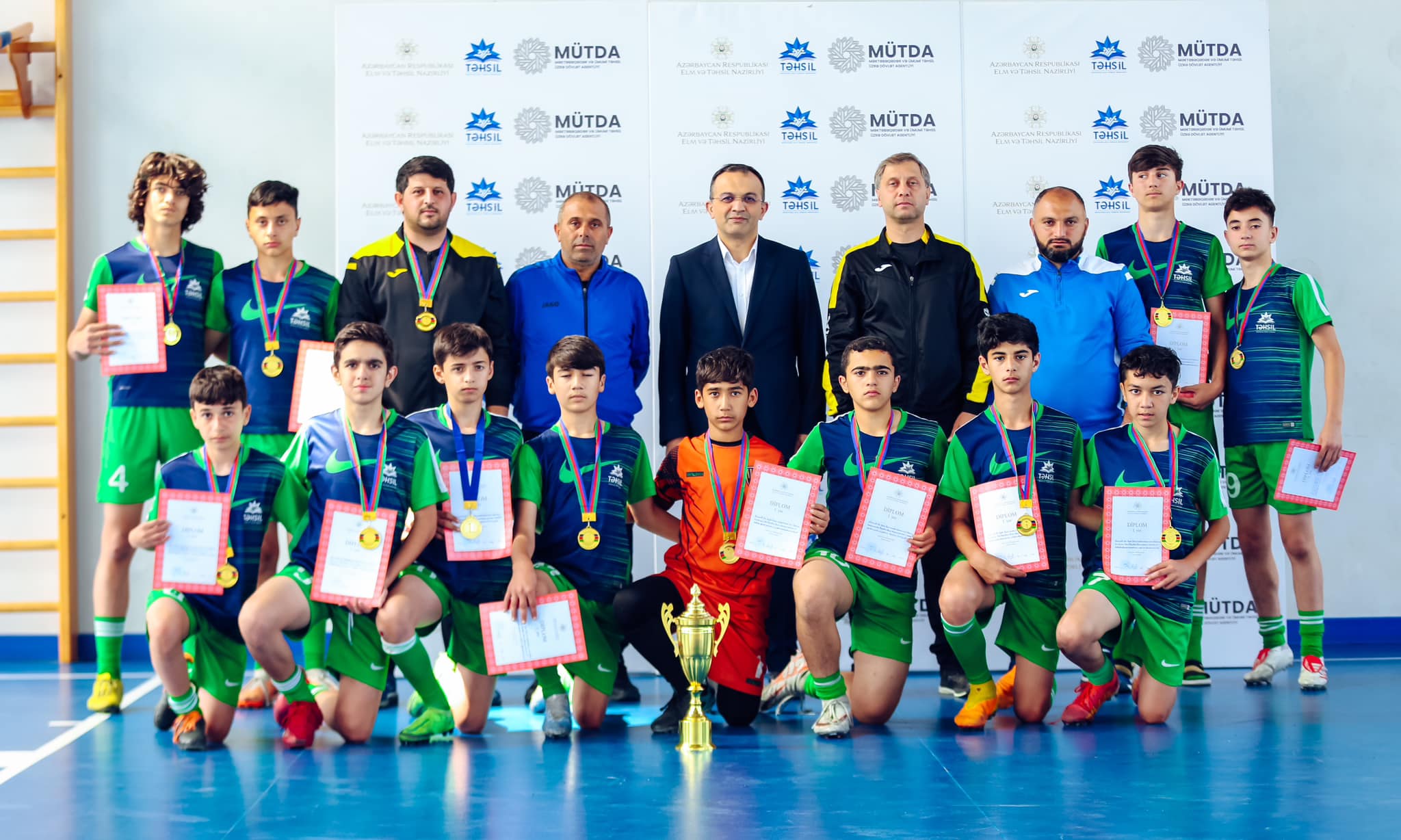 “Təhsil” Respublika İdman Mərkəzinin mini-futbol üzrə Respublika turnirinin final mərhələsi keçirilib