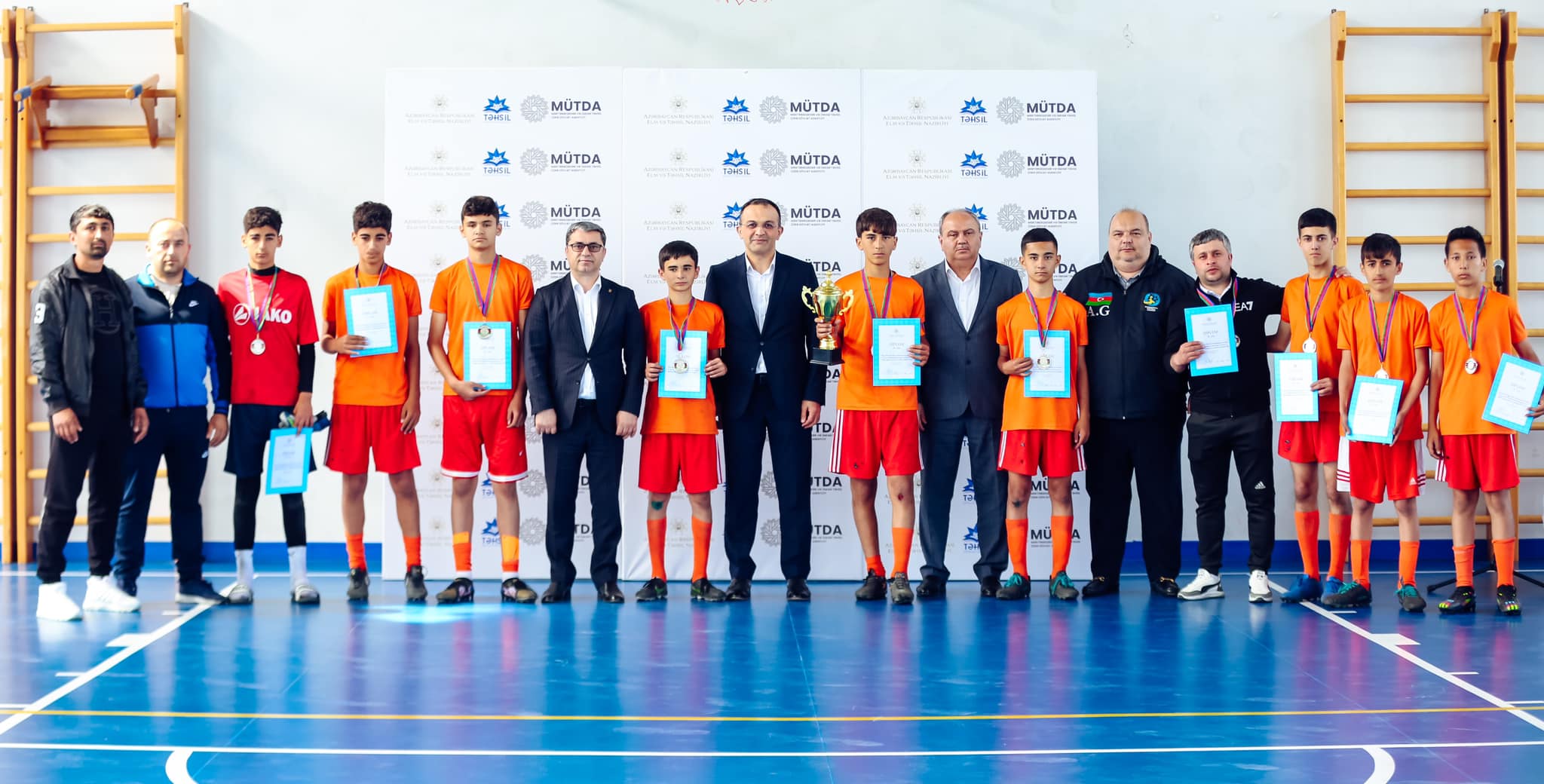 “Təhsil” Respublika İdman Mərkəzinin mini-futbol üzrə Respublika turnirinin final mərhələsi keçirilib