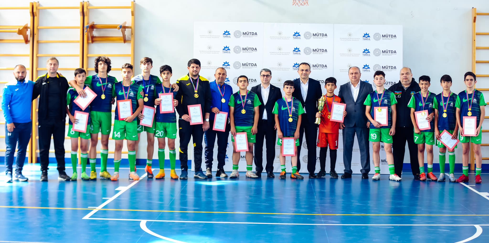 “Təhsil” Respublika İdman Mərkəzinin mini-futbol üzrə Respublika turnirinin final mərhələsi keçirilib