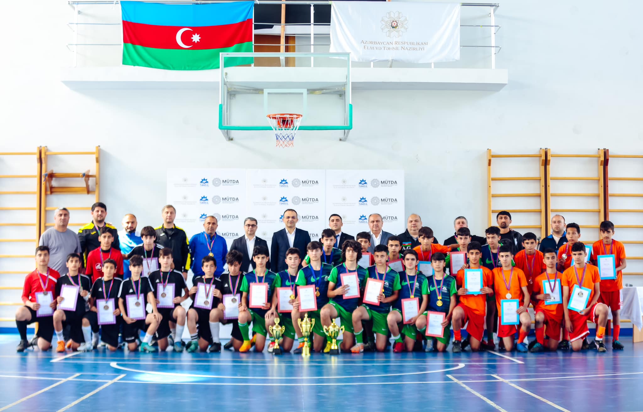 “Təhsil” Respublika İdman Mərkəzinin mini-futbol üzrə Respublika turnirinin final mərhələsi keçirilib