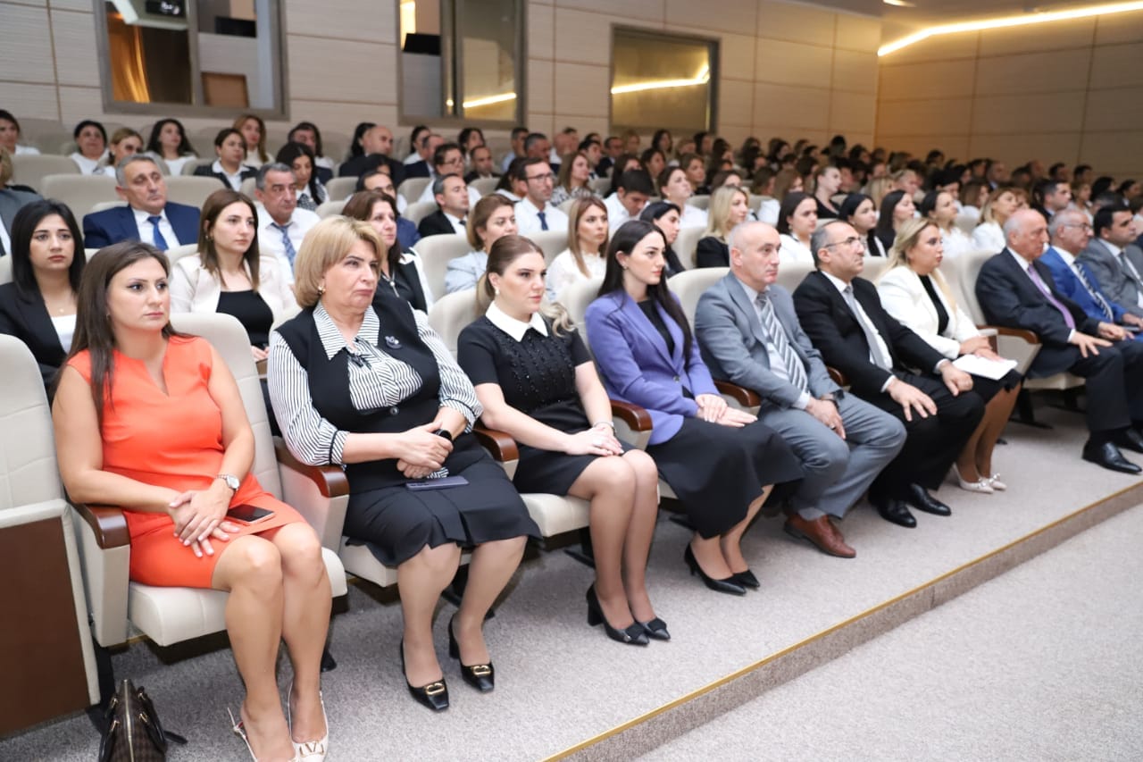 Abşeron-Xızı Regional Təhsil İdarəsi üzrə təhsil işçilərinin sentyabr konfransı keçirilib