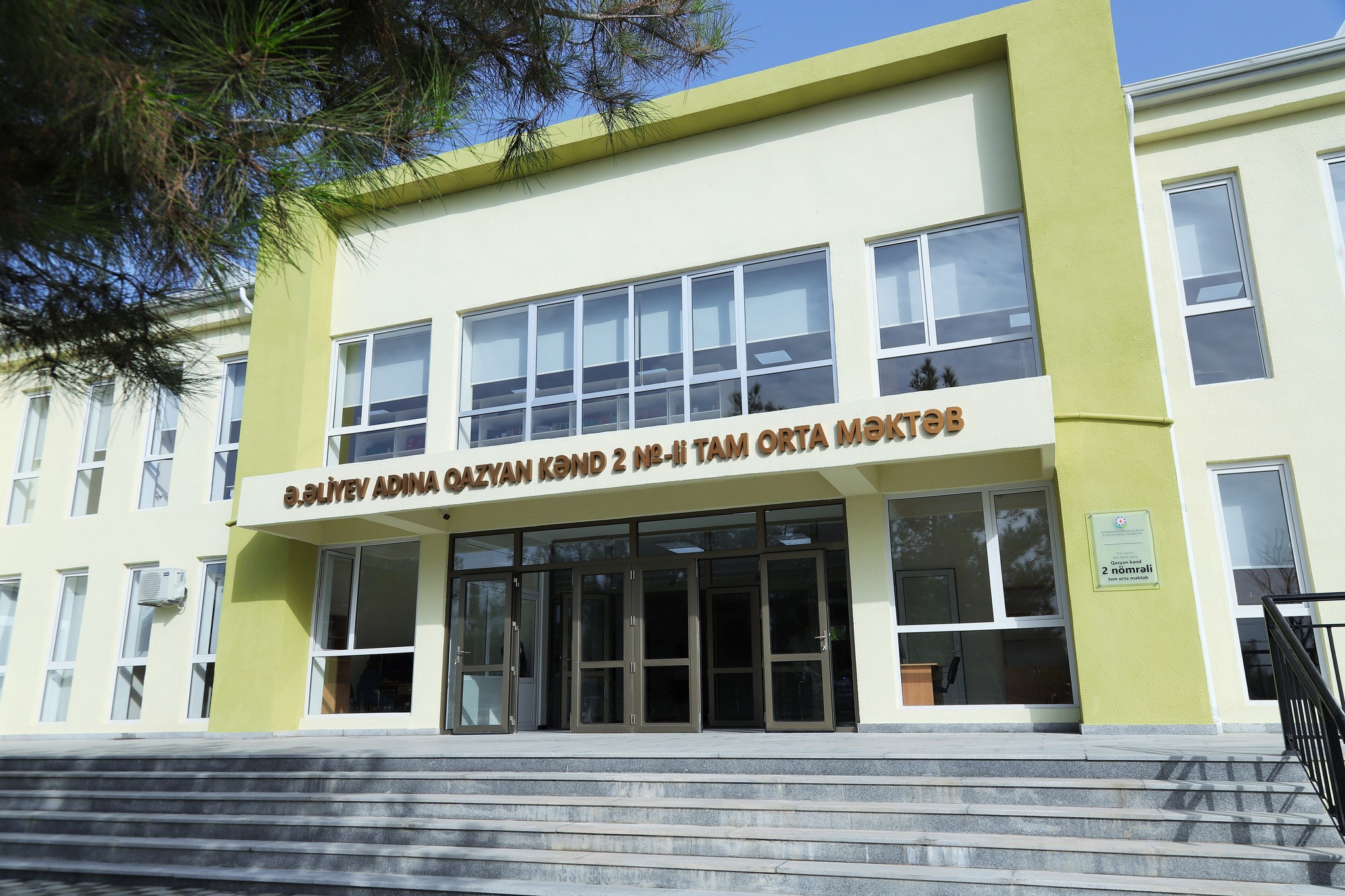 Ucarda yeni məktəb binasının açılışı olub