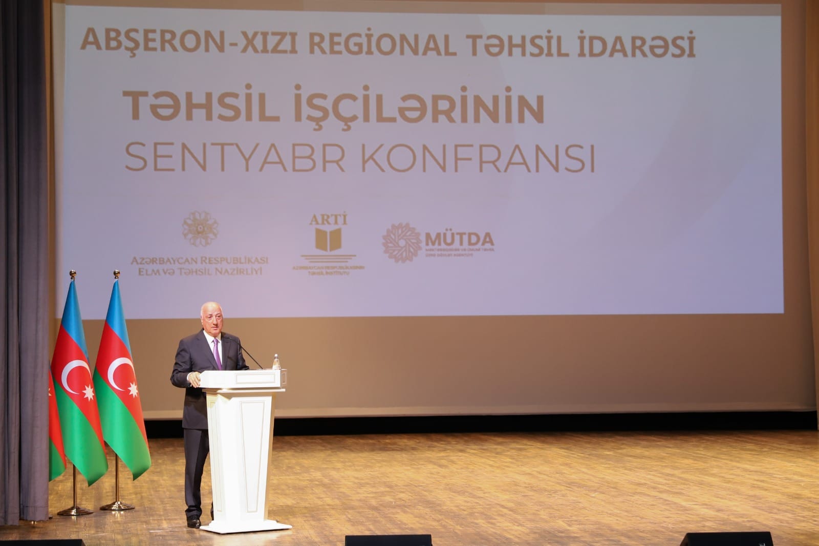 Abşeron-Xızı Regional Təhsil İdarəsi üzrə təhsil işçilərinin sentyabr konfransı keçirilib