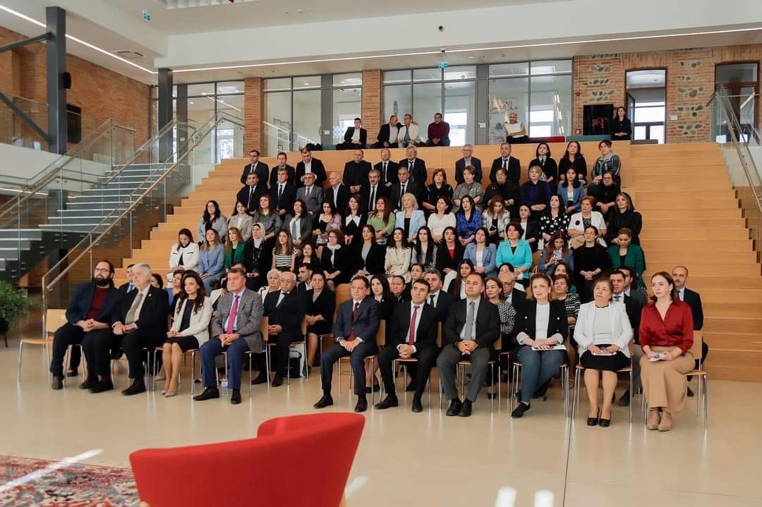 Qazax Müəllimlər Seminariyasında “Təhsildə yeni çağırışlar: maarifçilik ənənəsi və sürət dövrü” mövzusunda beynəlxalq konfrans keçirilib