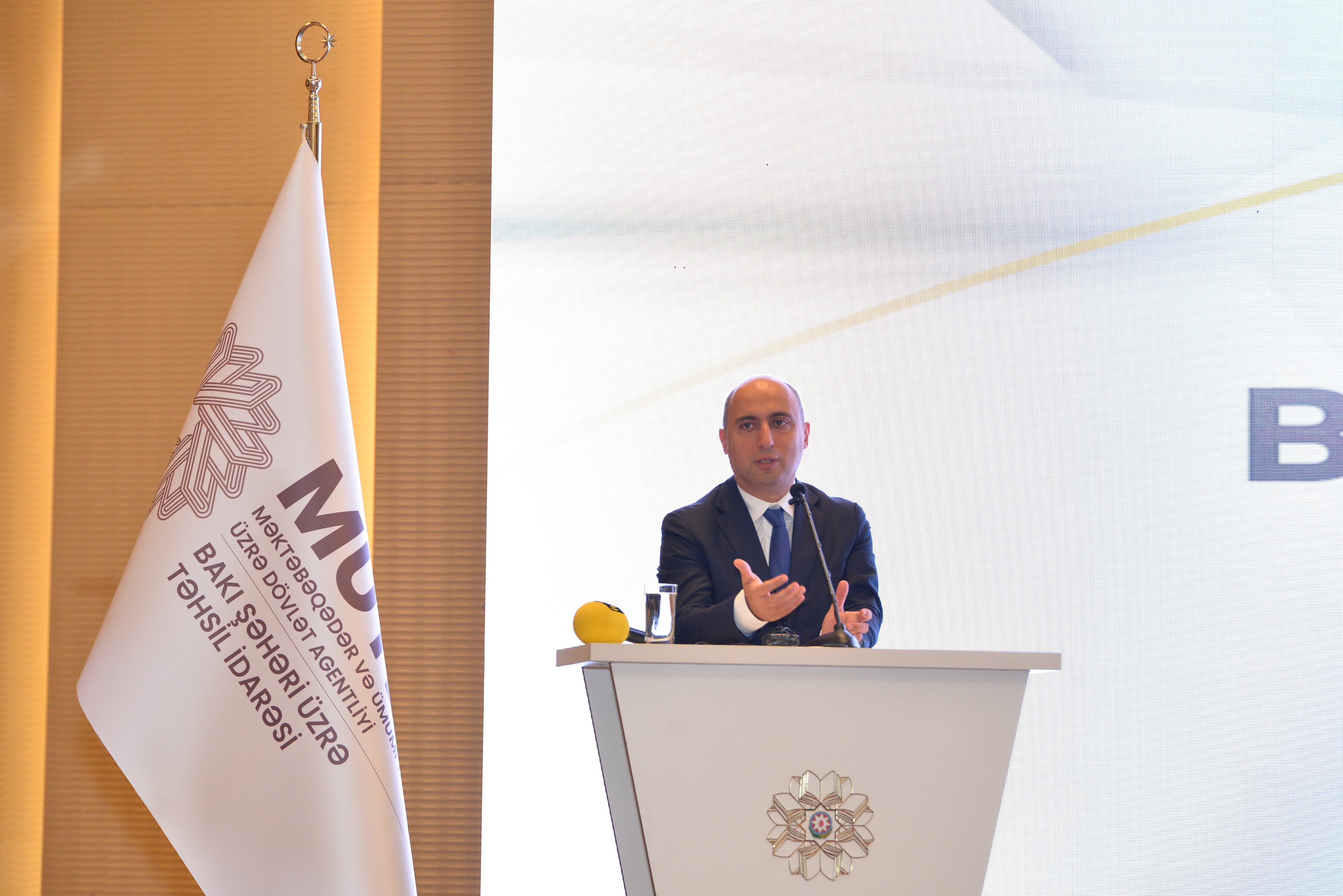 Bakı şəhəri təhsil işçilərinin sentyabr konfransı keçirilib