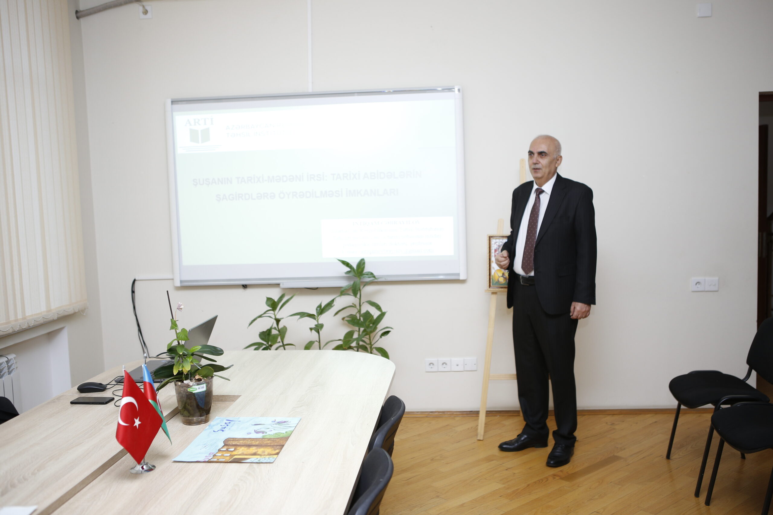 “Şuşanın tarixi-mədəni irsini tanıyaq və tanıtdıraq” mövzusunda