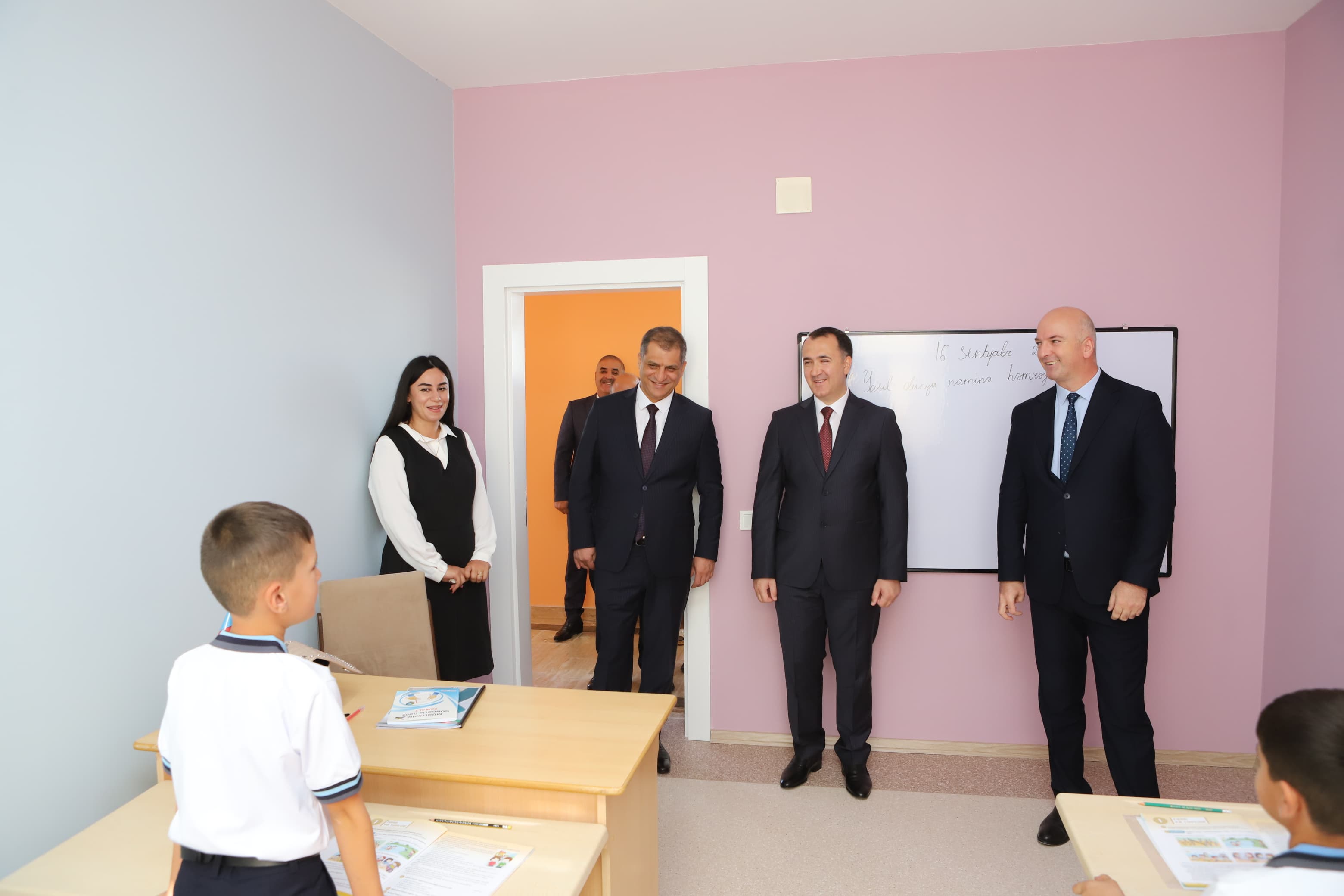 Yeni tədris ilində Şərur rayonunun Təzəkənd tam orta məktəbi əsaslı təmirdən sonra kollektivin istifadəsinə verilib