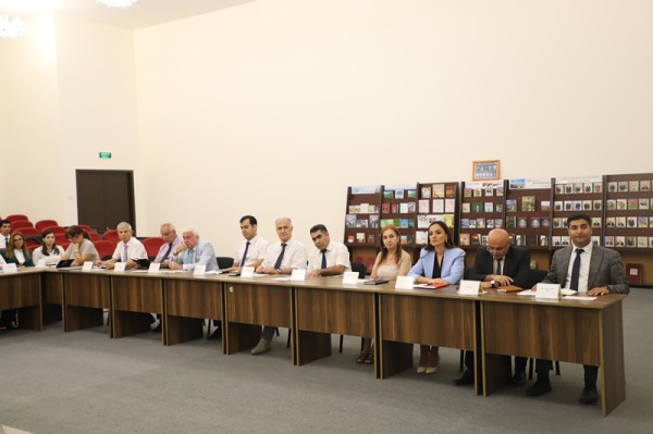 LDU-da elmi şura iclasında yeni tədris ilinə hazırlığın vəziyyəti müzakirə edilib