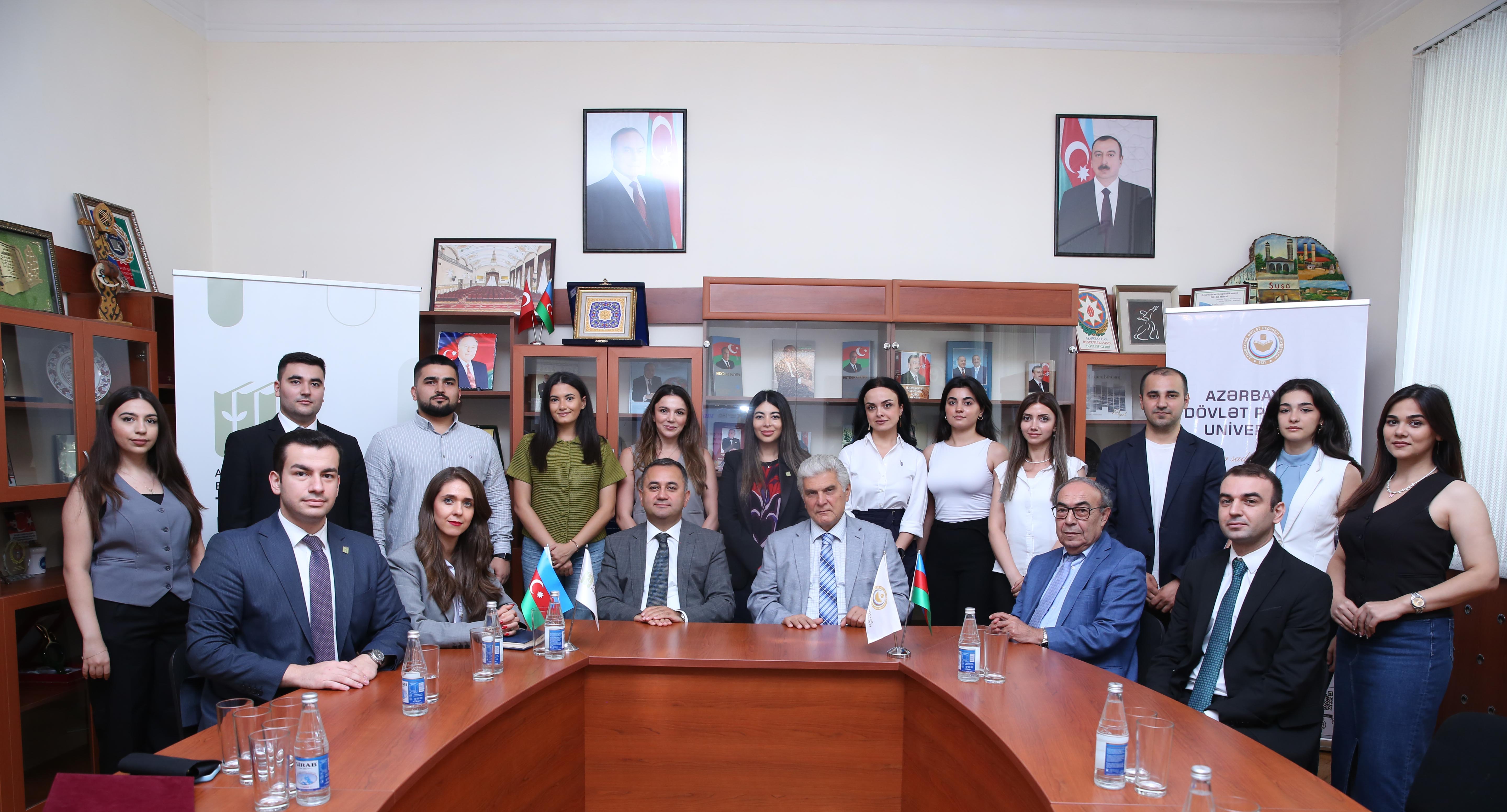 TİF ilə ADPU arasında “TələbəPlus” kartı ilə bağlı ilk müqavilə imzalanıb