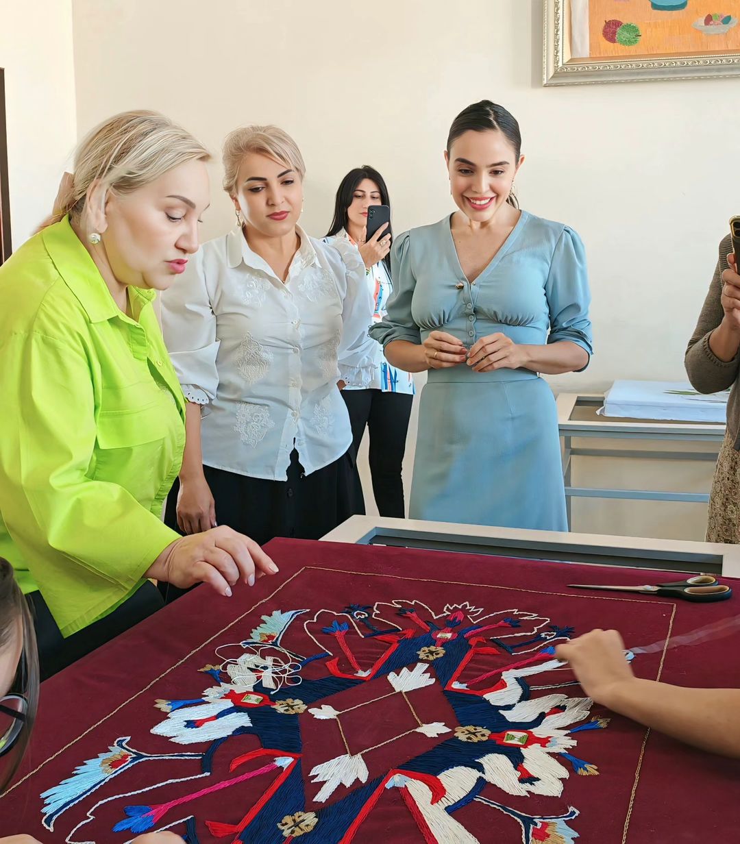 Leyla Əliyeva internat məktəbini ziyarət edib - FOTOLAR