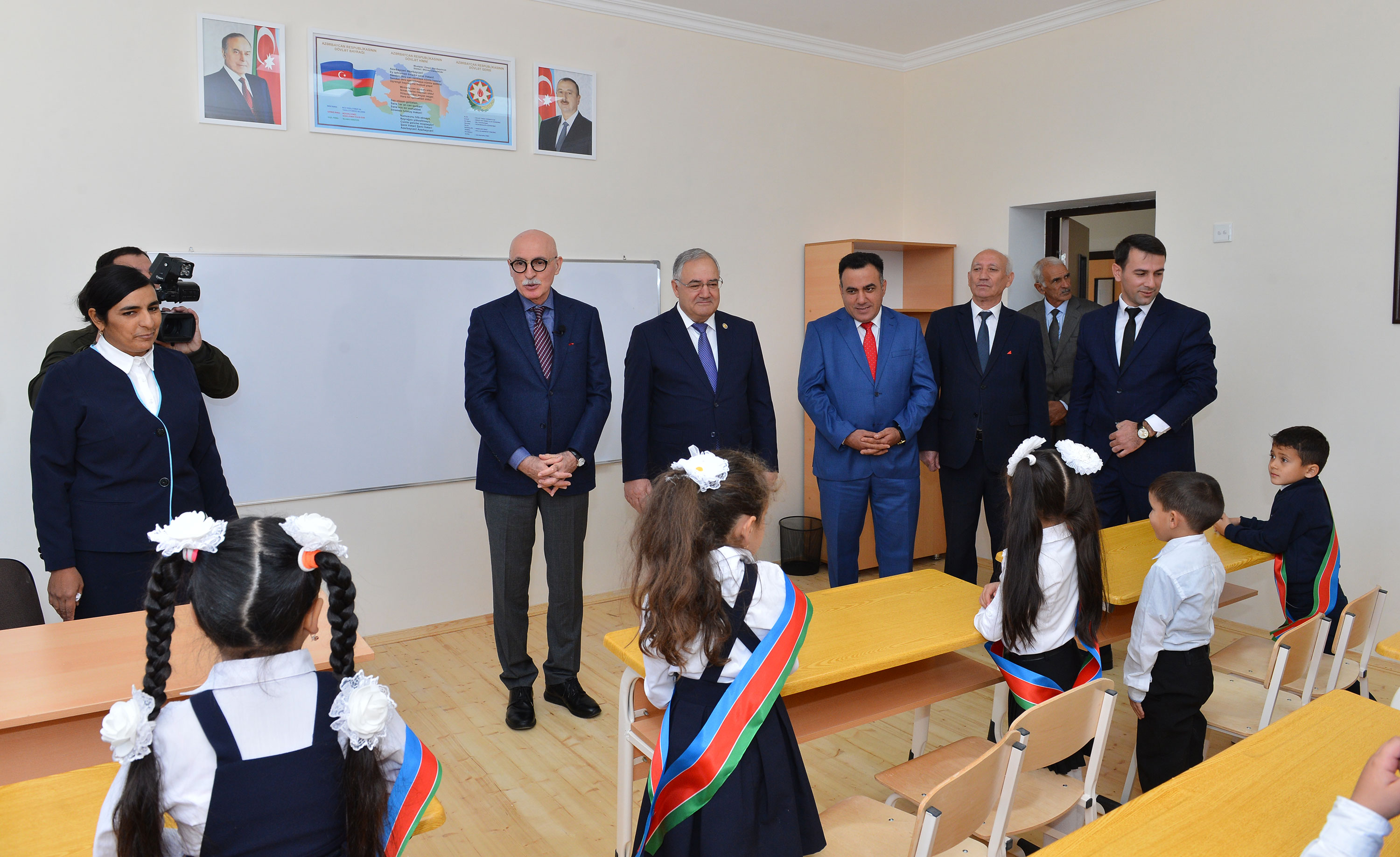 Ağdamda yeni məktəb binasının açılışı olub
