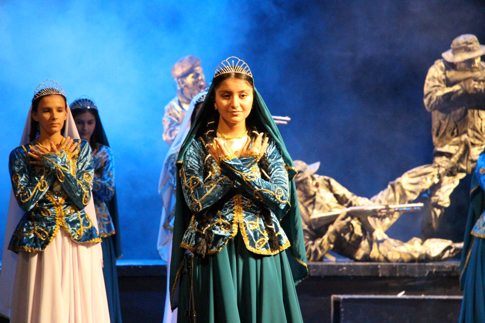 “Bir ömürdə min ömür”