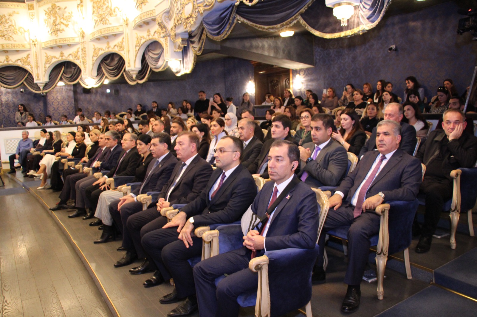 “Bir ömürdə min ömür”