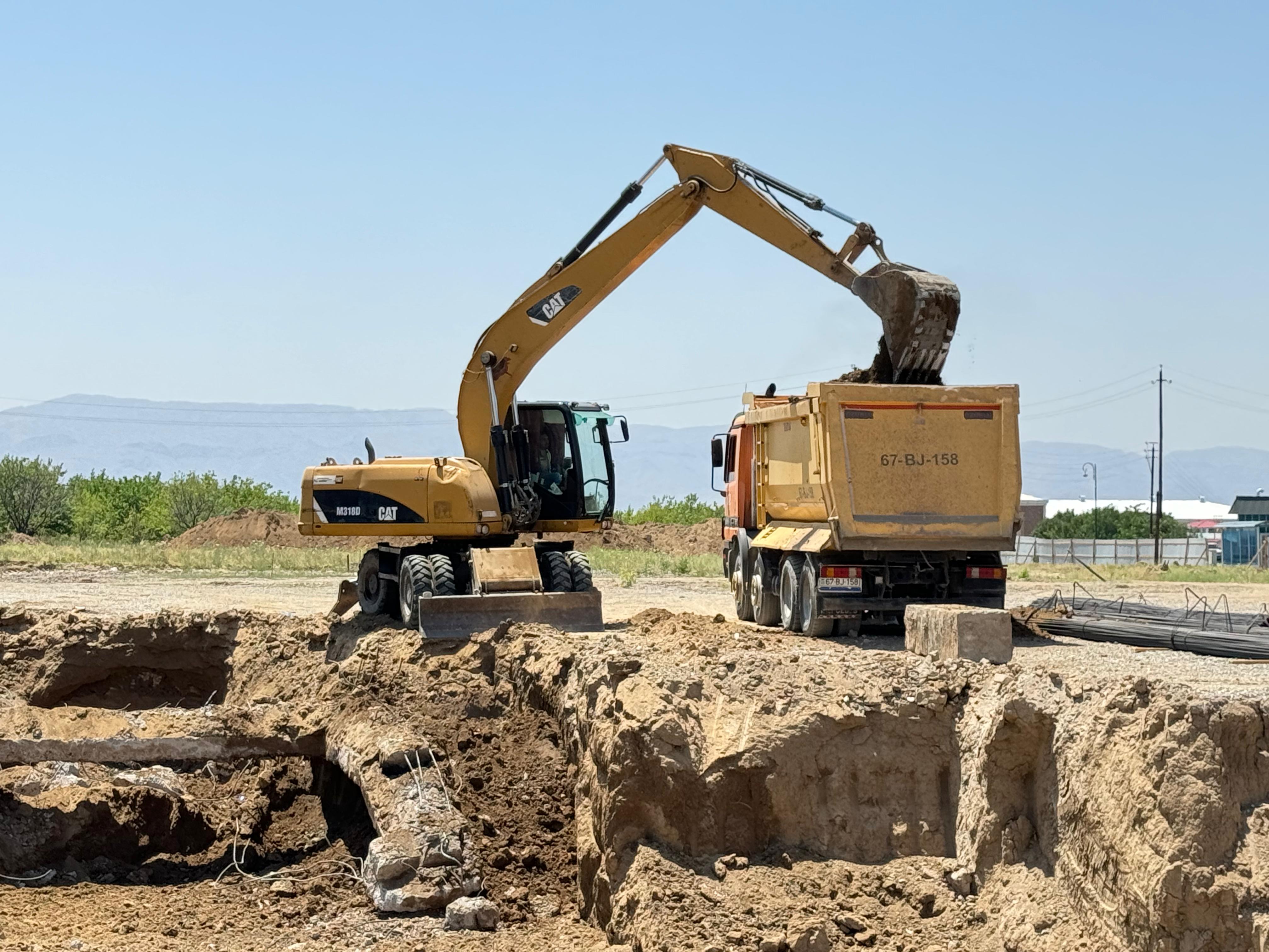 Babək rayonunun Hacıvar kəndində 456 şagird yerlik məktəb binasının inşasına başlanılıb