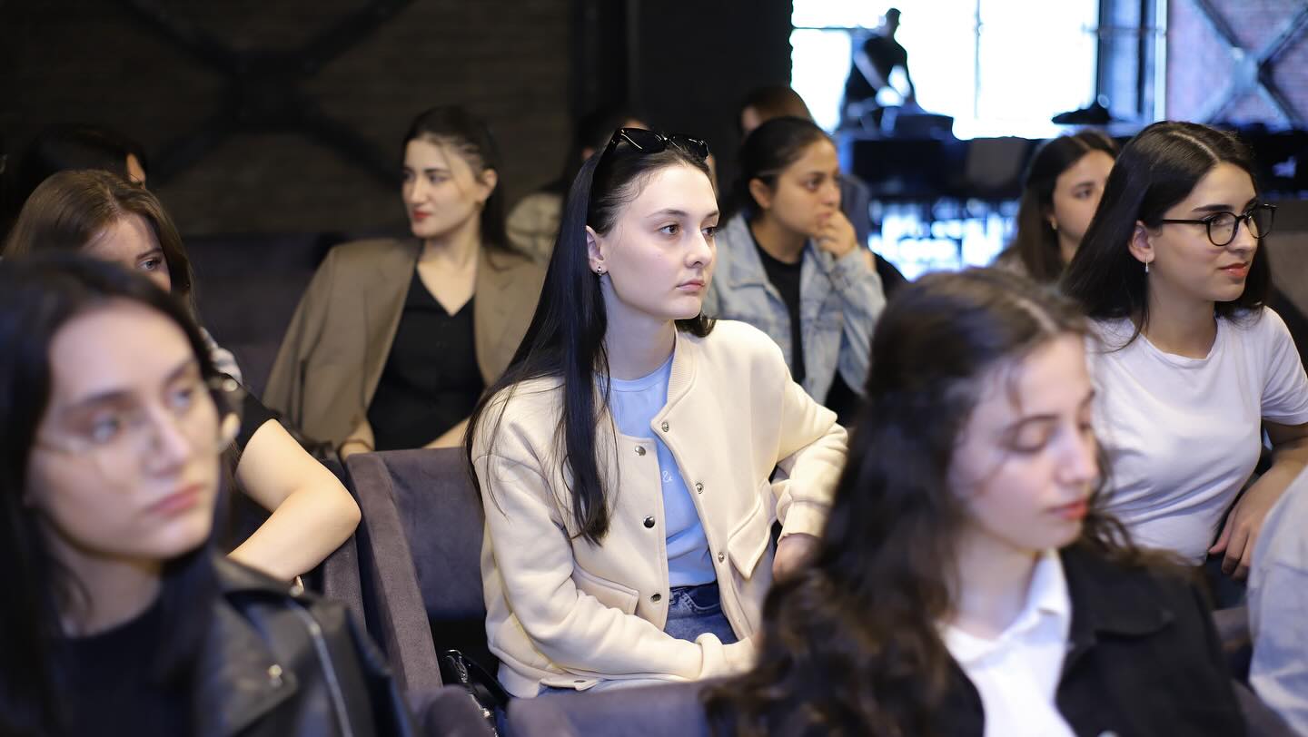 “Edublog” təlim proqramı uğurla başa çatıb