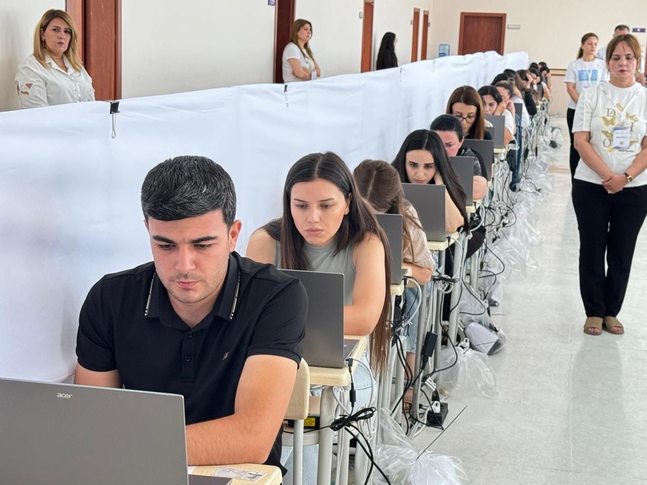 Naxçıvan üzrə 1700-ə yaxın namizəd müəllim olmaq üçün MİQ imtahanı verir