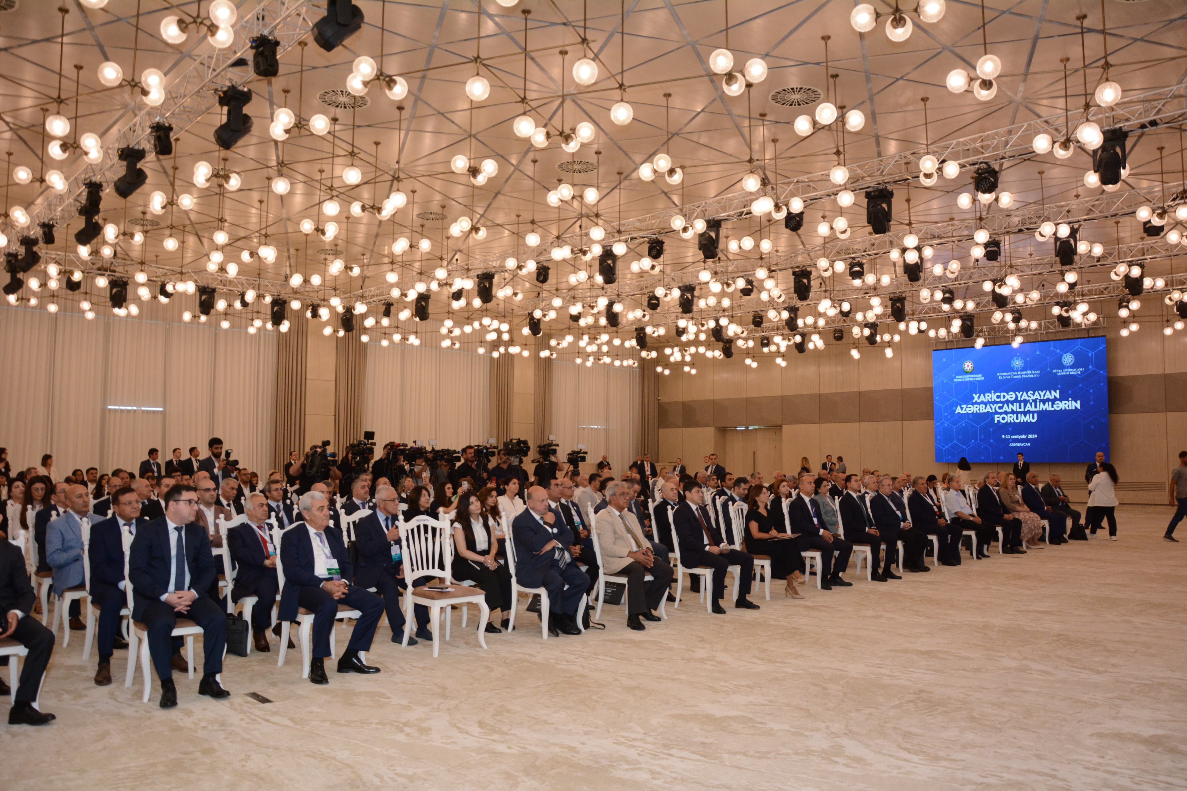 Xaricdə Yaşayan Azərbaycanlı Alimlərin Forumu keçirilir