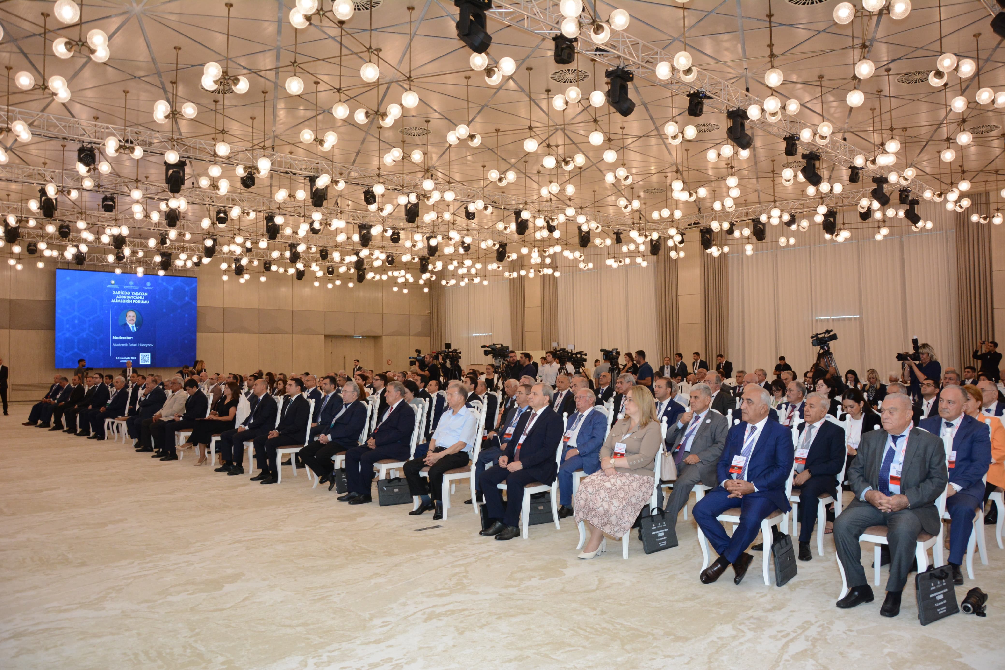Xaricdə Yaşayan Azərbaycanlı Alimlərin Forumu keçirilir