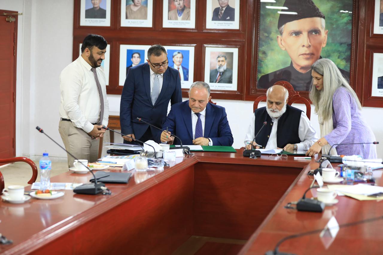 AzTU ilə Pakistanın Quiad-i-Azam Universiteti arasında Anlaşma Memorandumu imzalanıb