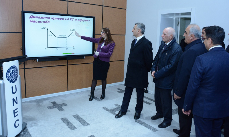 İctimai Şura üzvləri UNEC-də distant dərs prosesini izləyiblər