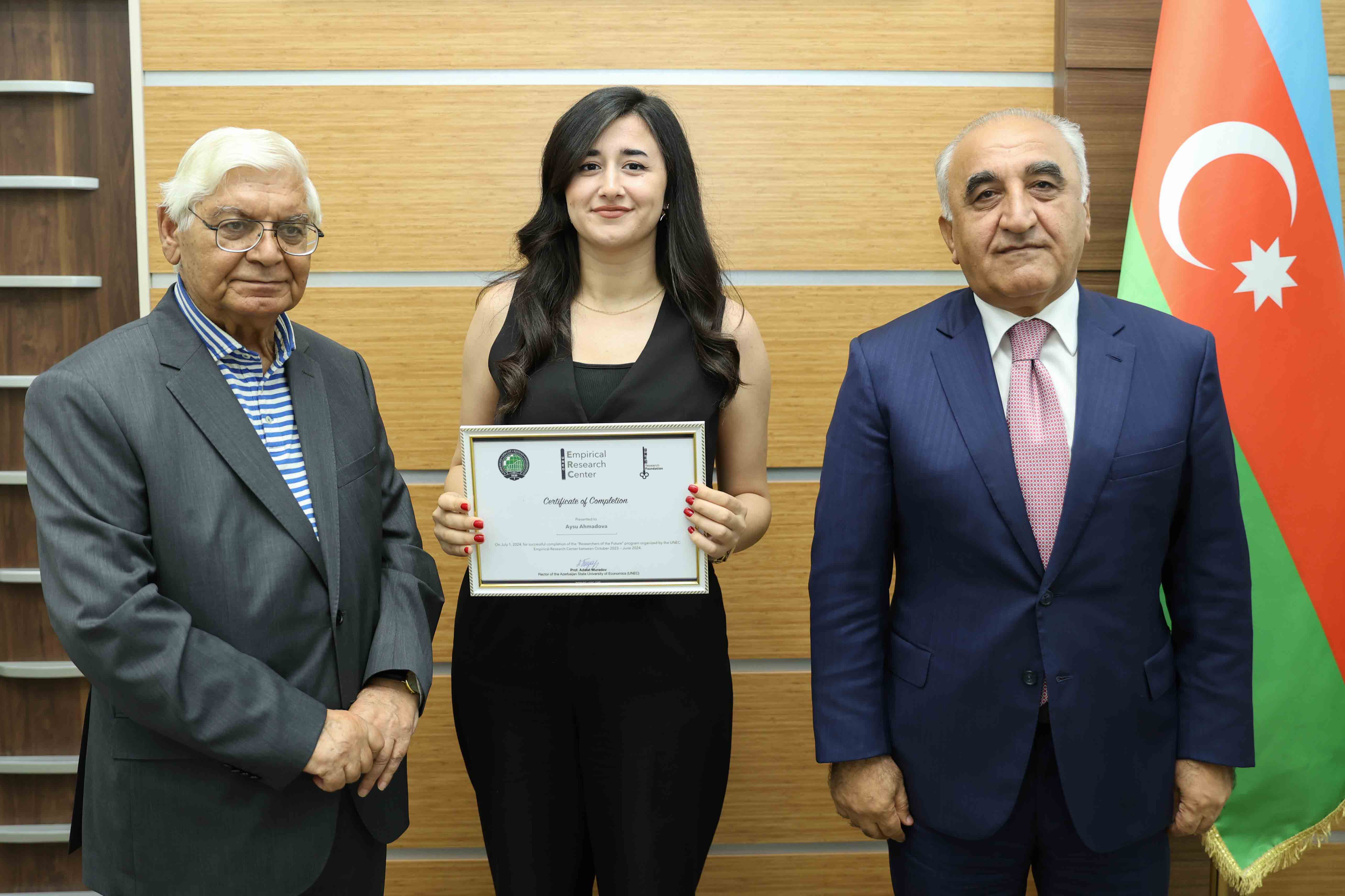 UNEC-in “Gələcəyin tədqiqatçıları” adlı qrant layihəsi uğurla yekunlaşıb