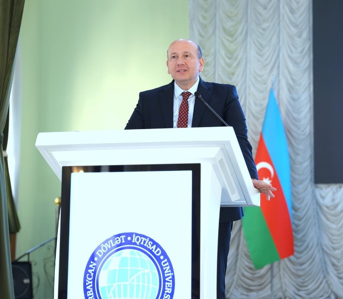 UNEC-də Yaşıl dünya və COP mövzusunda beynəlxalq elmi konfrans keçirilir